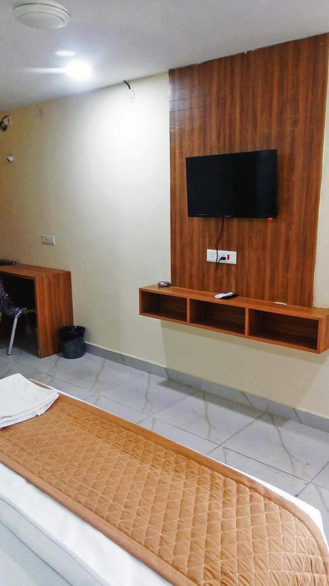 Udupi Deluxe Lodge Gulbarga Kalaburagi Exterior foto