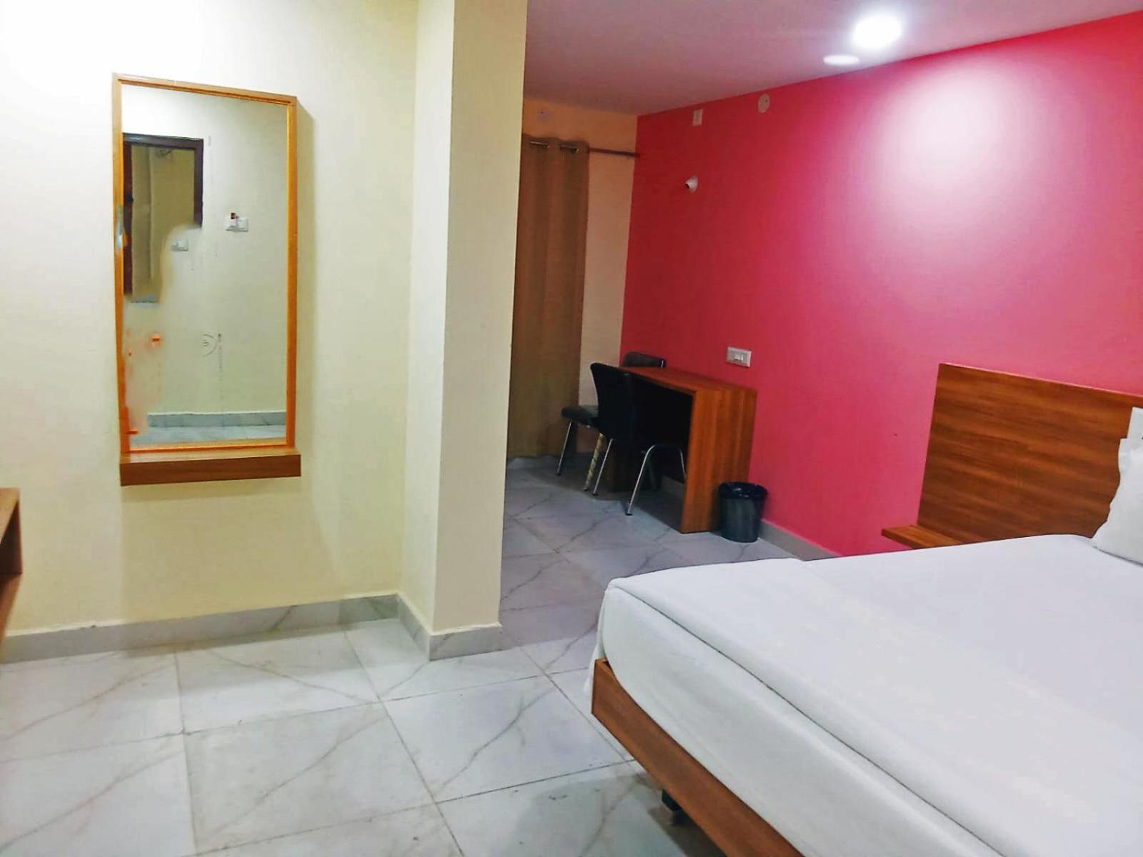 Udupi Deluxe Lodge Gulbarga Kalaburagi Exterior foto
