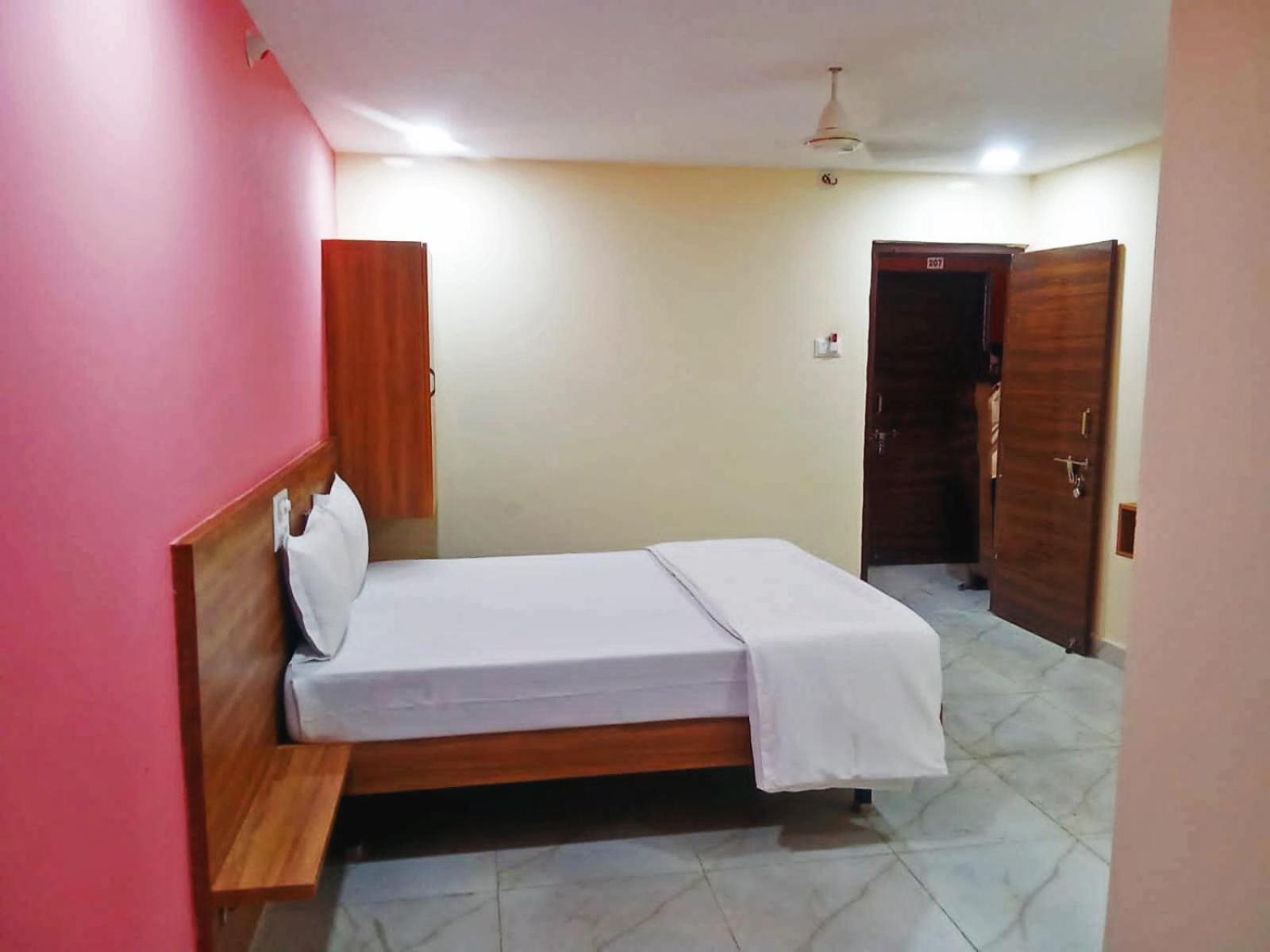 Udupi Deluxe Lodge Gulbarga Kalaburagi Exterior foto